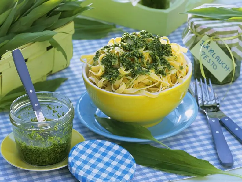Nudeln mit Pesto