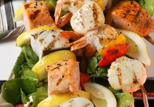 Bunte Grillspieße