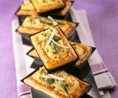 Kleine Blätterteig-Spargel-Tartes