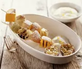 Fruchspieße mit Quarkdip