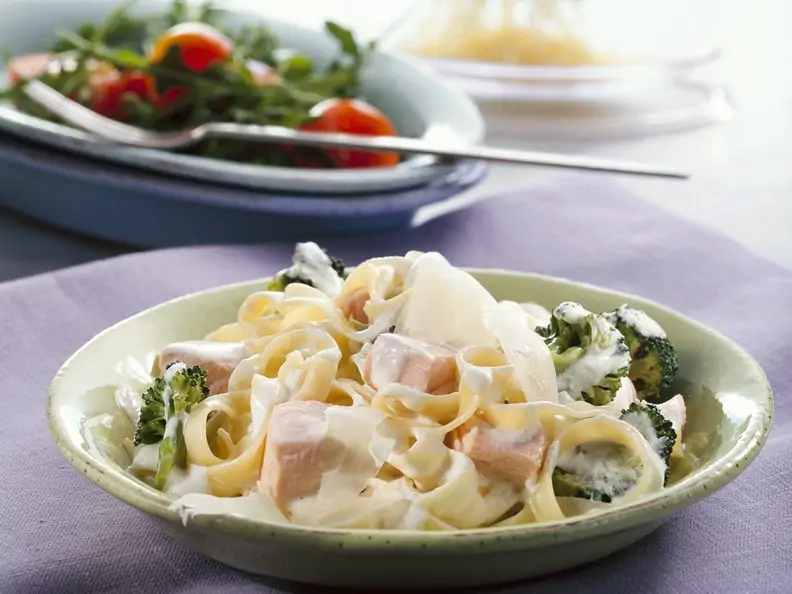 Nudeln mit Lachs-Sahnesauce