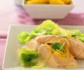 Pochierter Lachs mit Wirsing