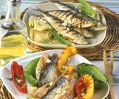 Gegrillte Sardinen mit Gemüse