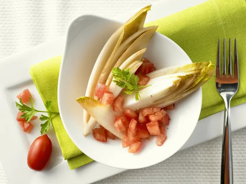 Chicorée mit Tomaten