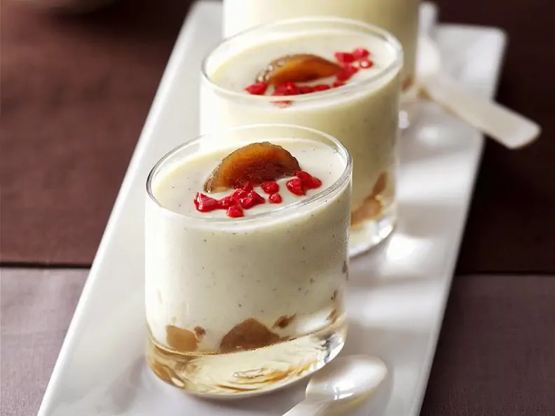 Panna cotta mit Pflaumen