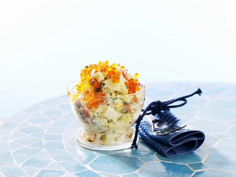 Kartoffelsalat mit Räucherlachs