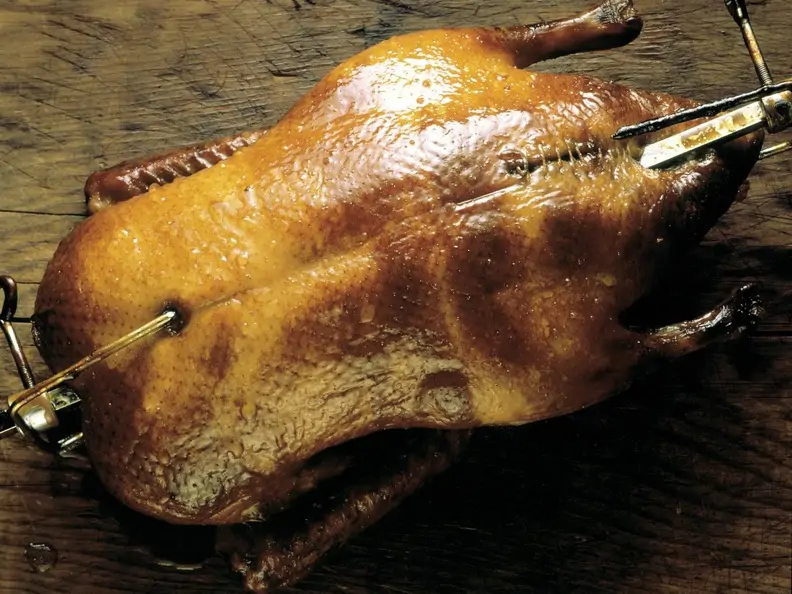 Gefüllte Ente vom Grill