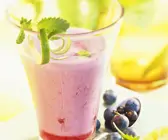 Buttermilch-Beerenshake