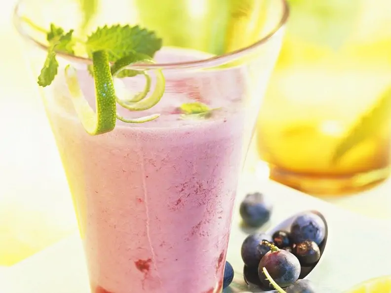 Buttermilch-Beerenshake