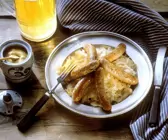 Sauerkraut mit Bratwürsten