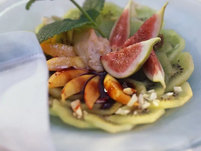 Obstsalat mit Kiwi
