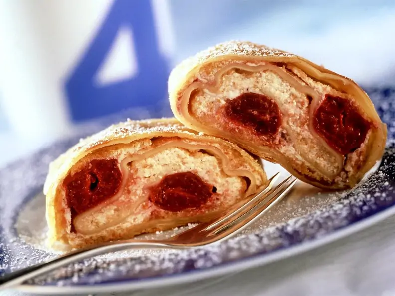 Kirschstrudel