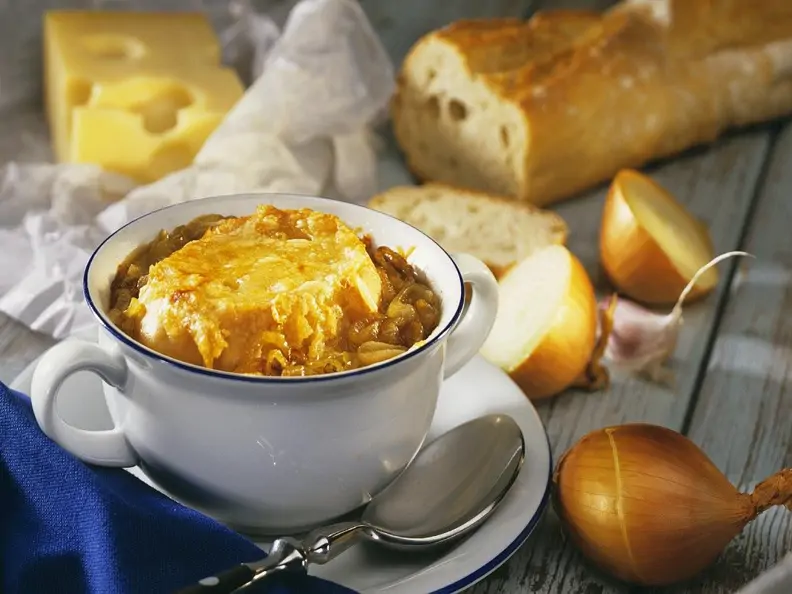 Französische Zwiebelsuppe vegetarisch