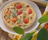 Quiche mit Wurst und Tomaten