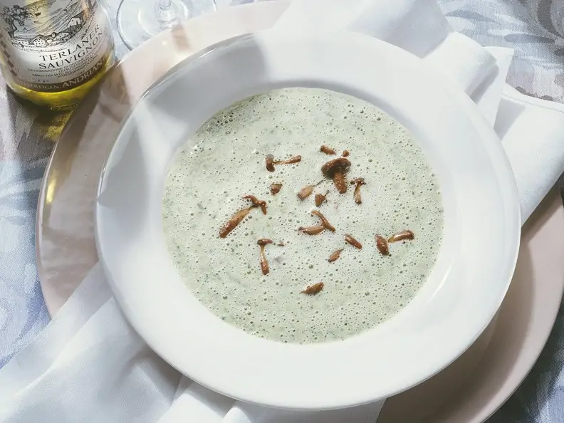 Wildkräutersuppe