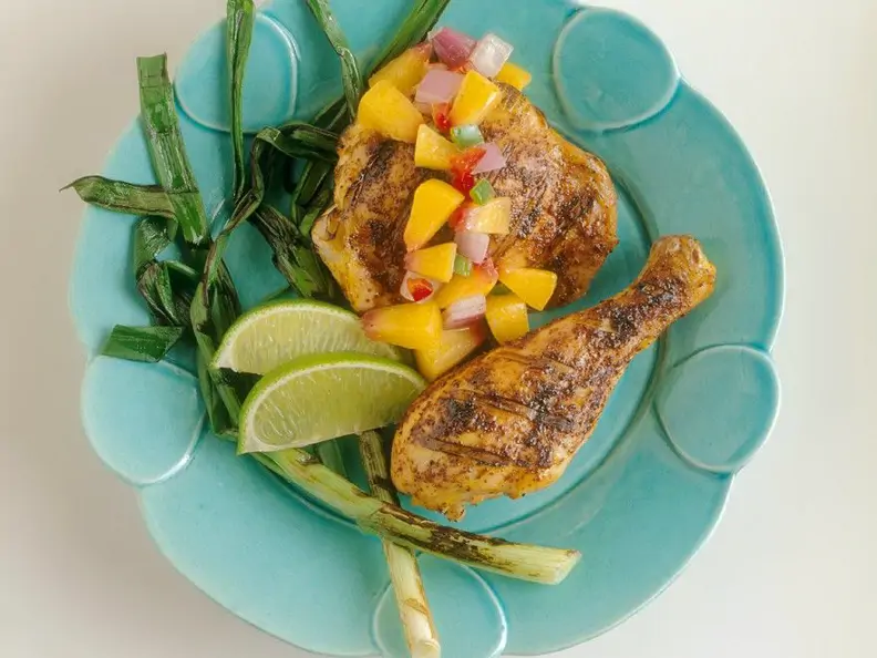 Mariniertes Hähnchen mit fruchtiger Salsa