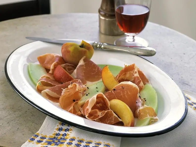 Parmaschinken mit Früchten