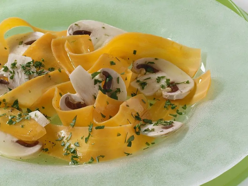 Möhren-Champignonsalat