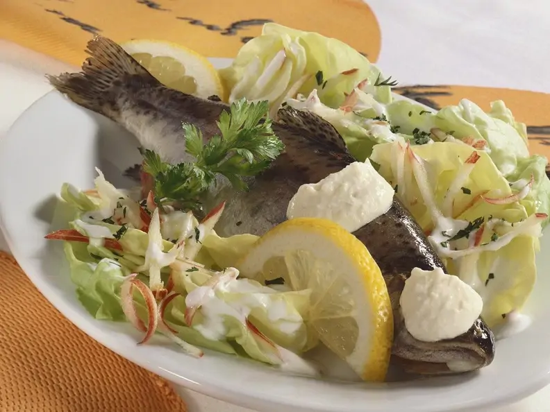 Forelle mit Kopfsalat