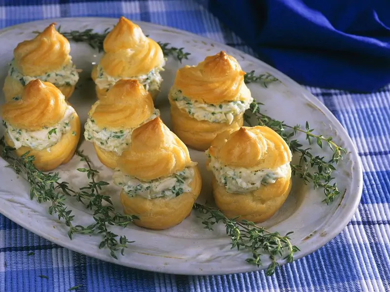 Profiteroles mit Geflügelcreme