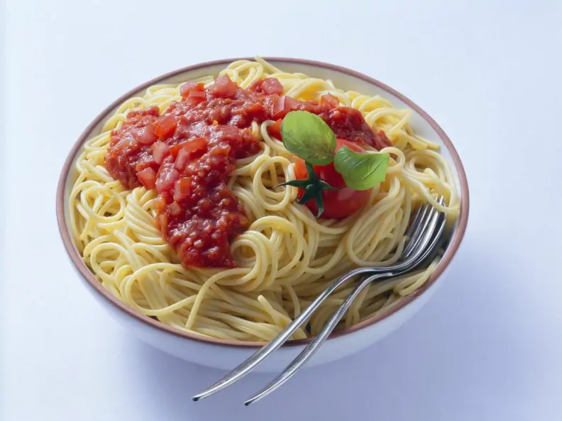 Spaghetti mit Tomatensauce
