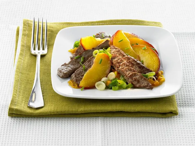 Filetstreifen mit Nektarinen