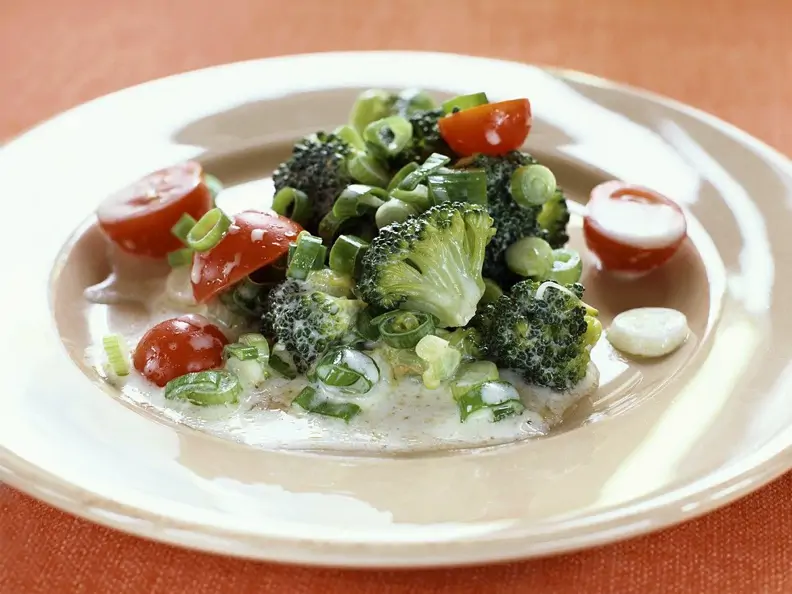 Brokkolisalat mit Joghurtdressing