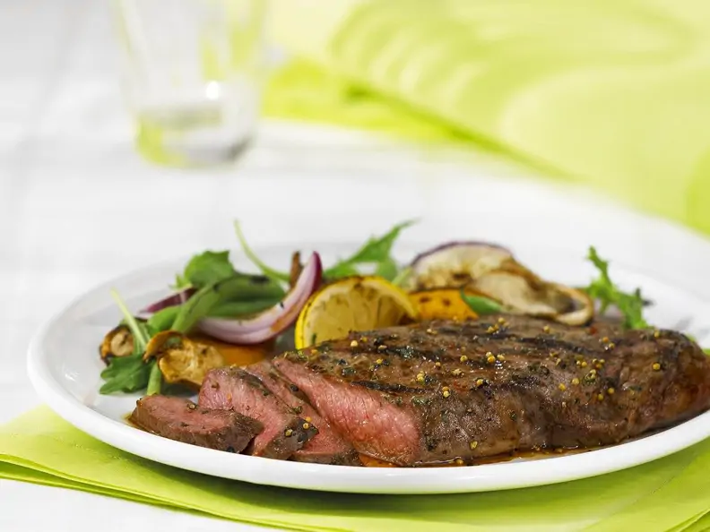 Steak mit Rucola-Orangensalat