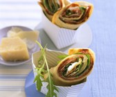 Gefüllte Pfannkuchenröllchen