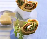 Gefüllte Pfannkuchenröllchen