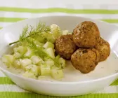 Fleischbällchen mit Gurken
