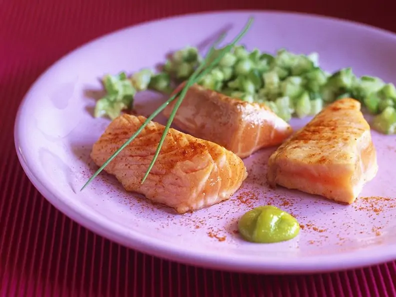 Lachs mit Gurkensalat