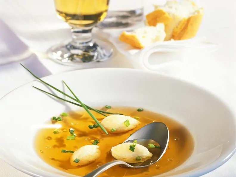 Pilzsuppe mit Parmesanklößchen aus der Mikro