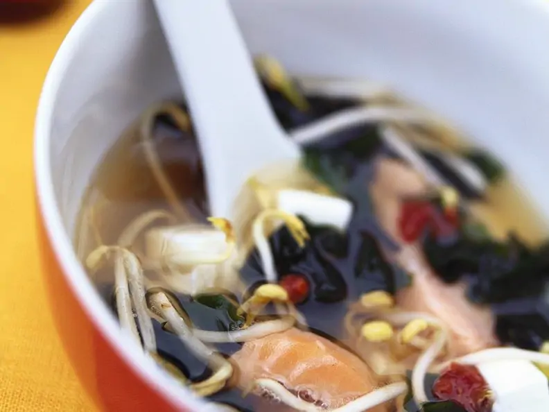 Miso-Lachssuppe