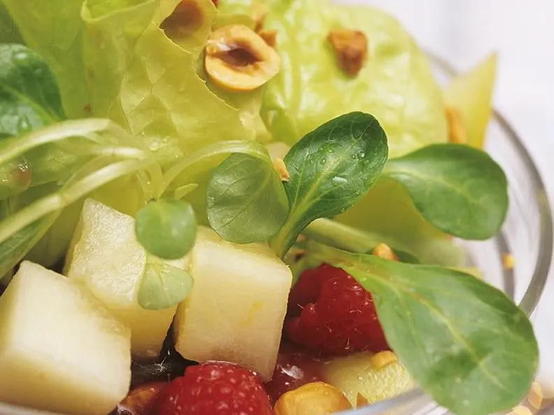Fruchtiger Blattsalat
