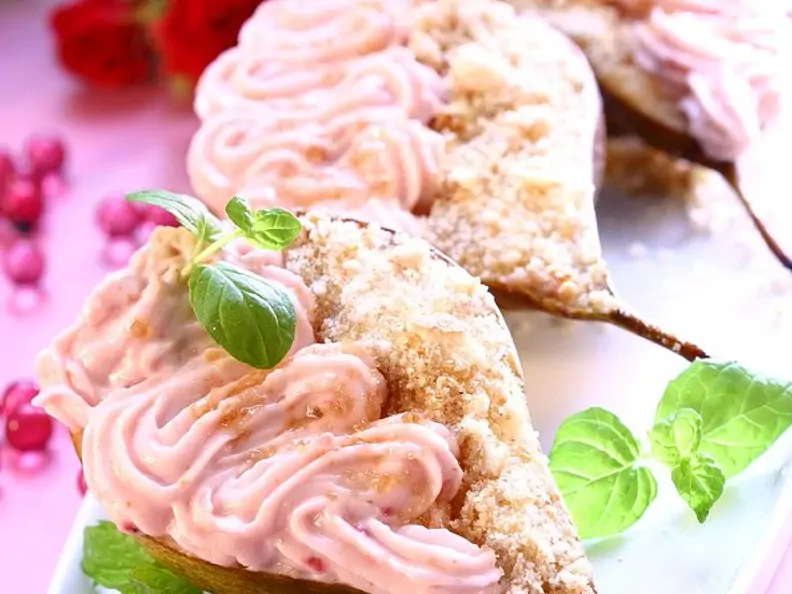 Gebackene Birnen mit Beerencreme