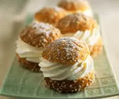 Profiteroles mit Schlagsahne