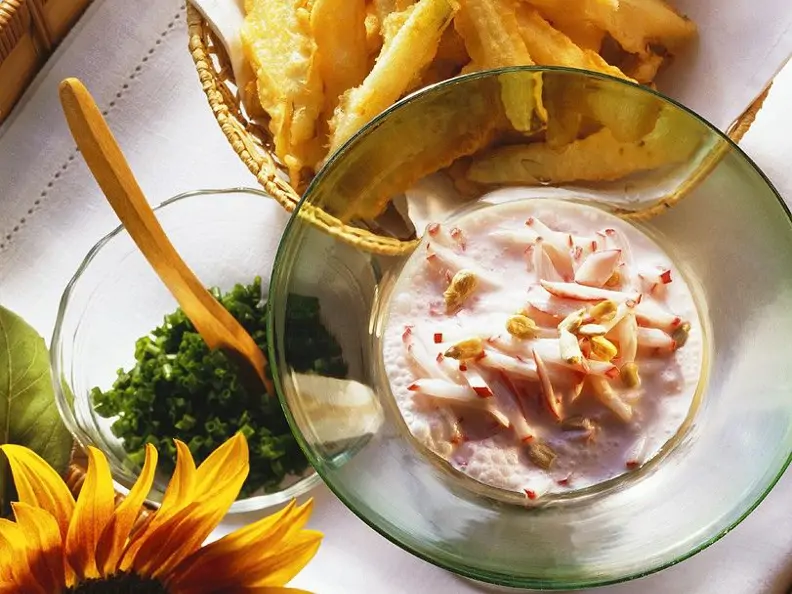 Kohlrabi im Backteig mit Joghurtdip