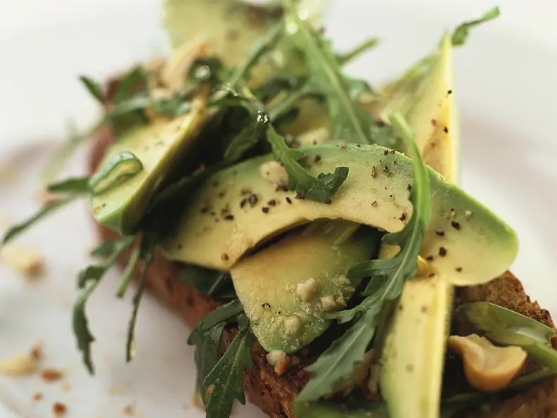 Avocado auf Vollkornbrot