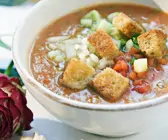 Gazpacho mit Croûtons