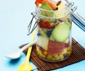 Gemüsesalat mit Mais