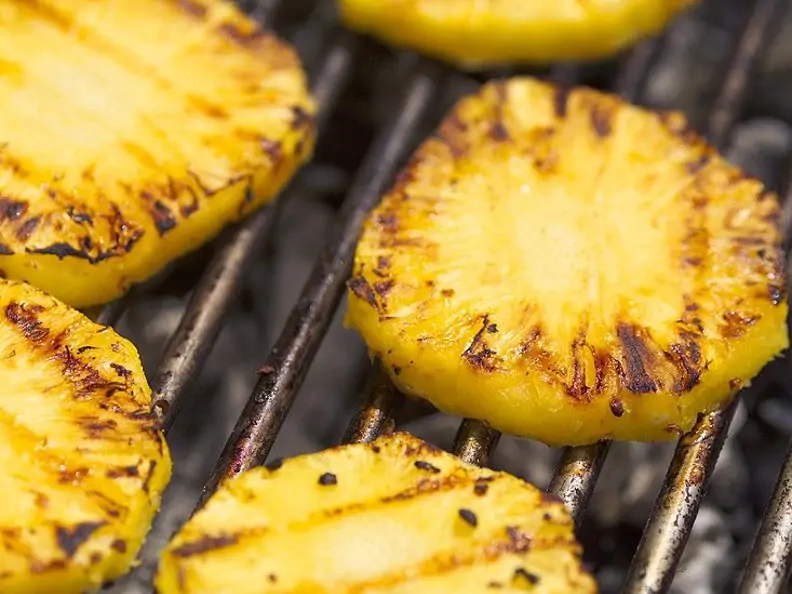 Gegrillte Ananas mit Rum