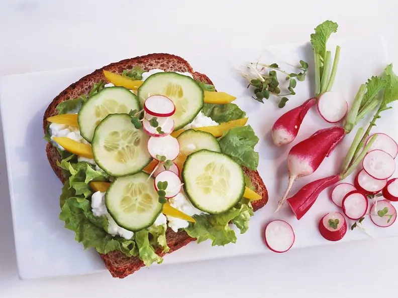Belegtes Brot mit Gemüse