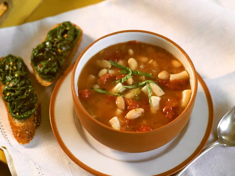Weiße Bohnen-Eintopf mit Tomaten