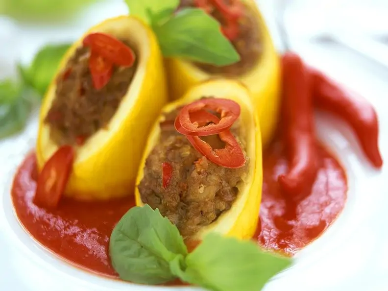Zucchini mit Hackfleischfüllung