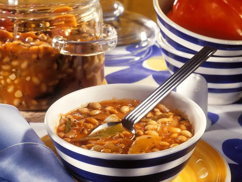 Sojabohnensuppe