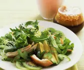 Fruchtiger Hähnchen-Blattsalat