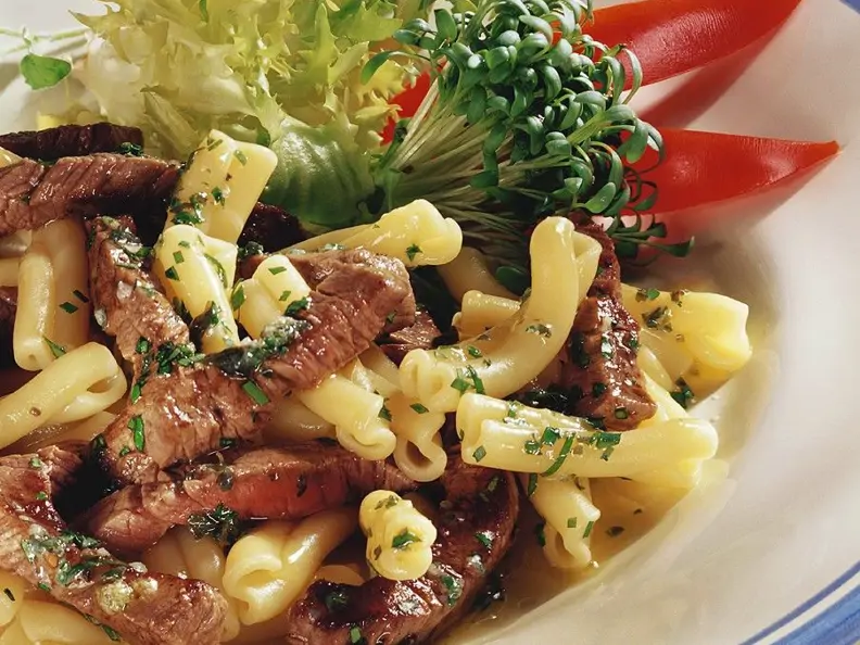 Rindergeschnetzeltes mit Nudeln
