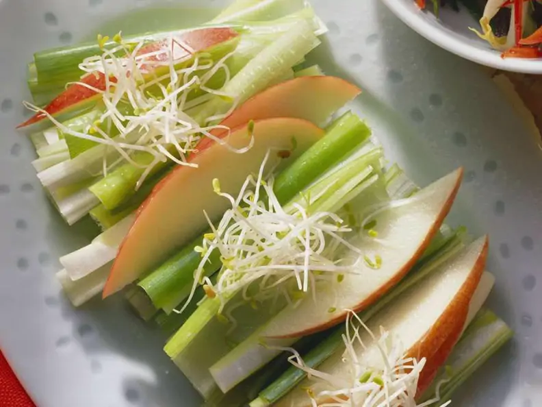 Frühlingszwiebelsalat