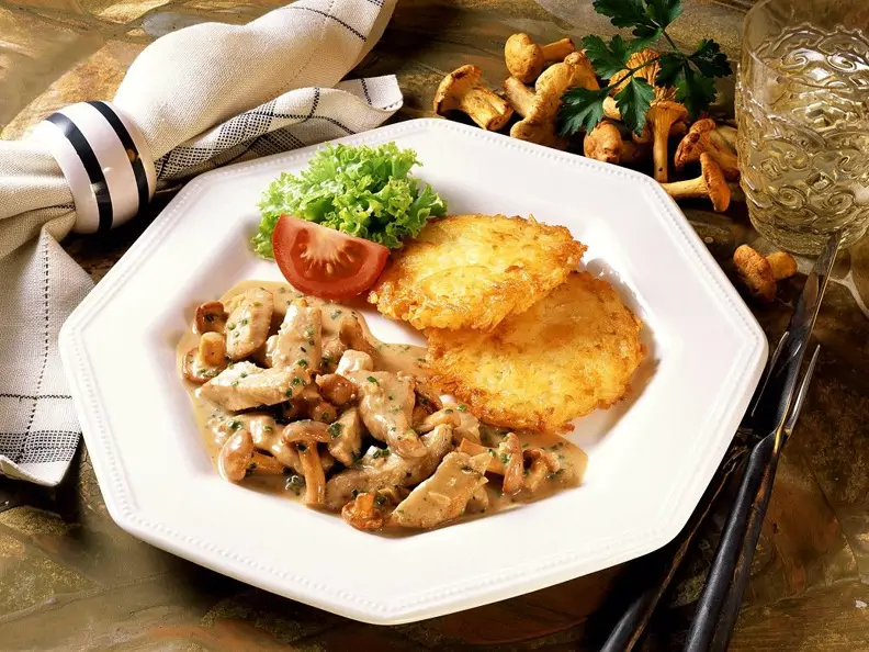 Kalbsgeschnetzeltes mit Pfifferlingen und Kartoffelrösti